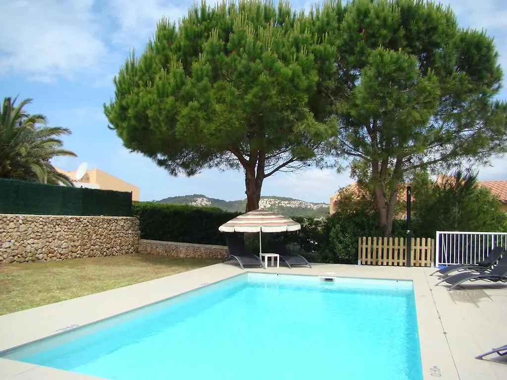 Villa Gregal 손 보우 0*,